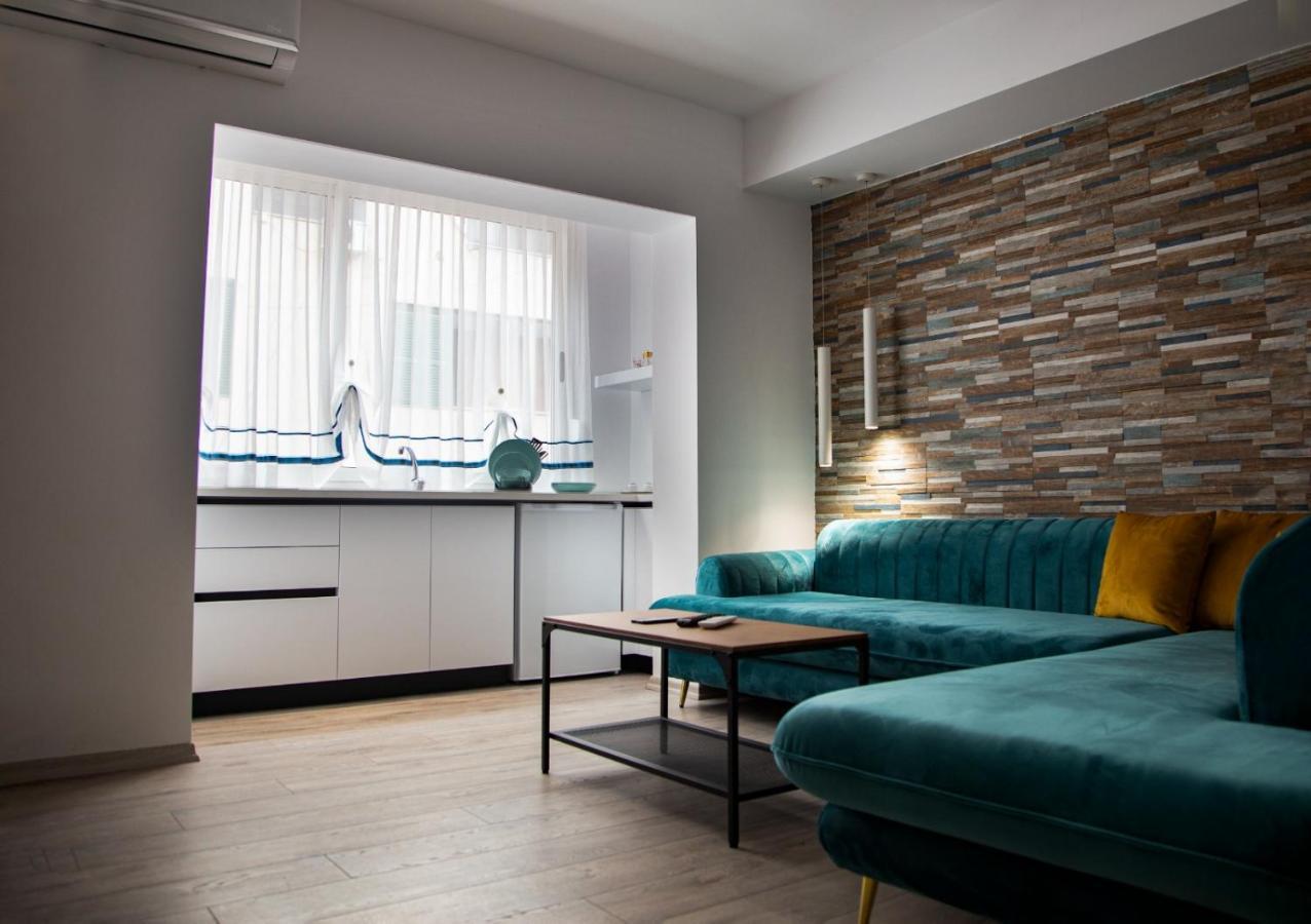 Lucas Central Premium Studios Tirana Extérieur photo