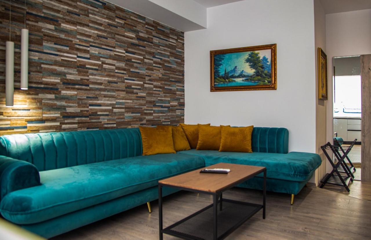 Lucas Central Premium Studios Tirana Extérieur photo
